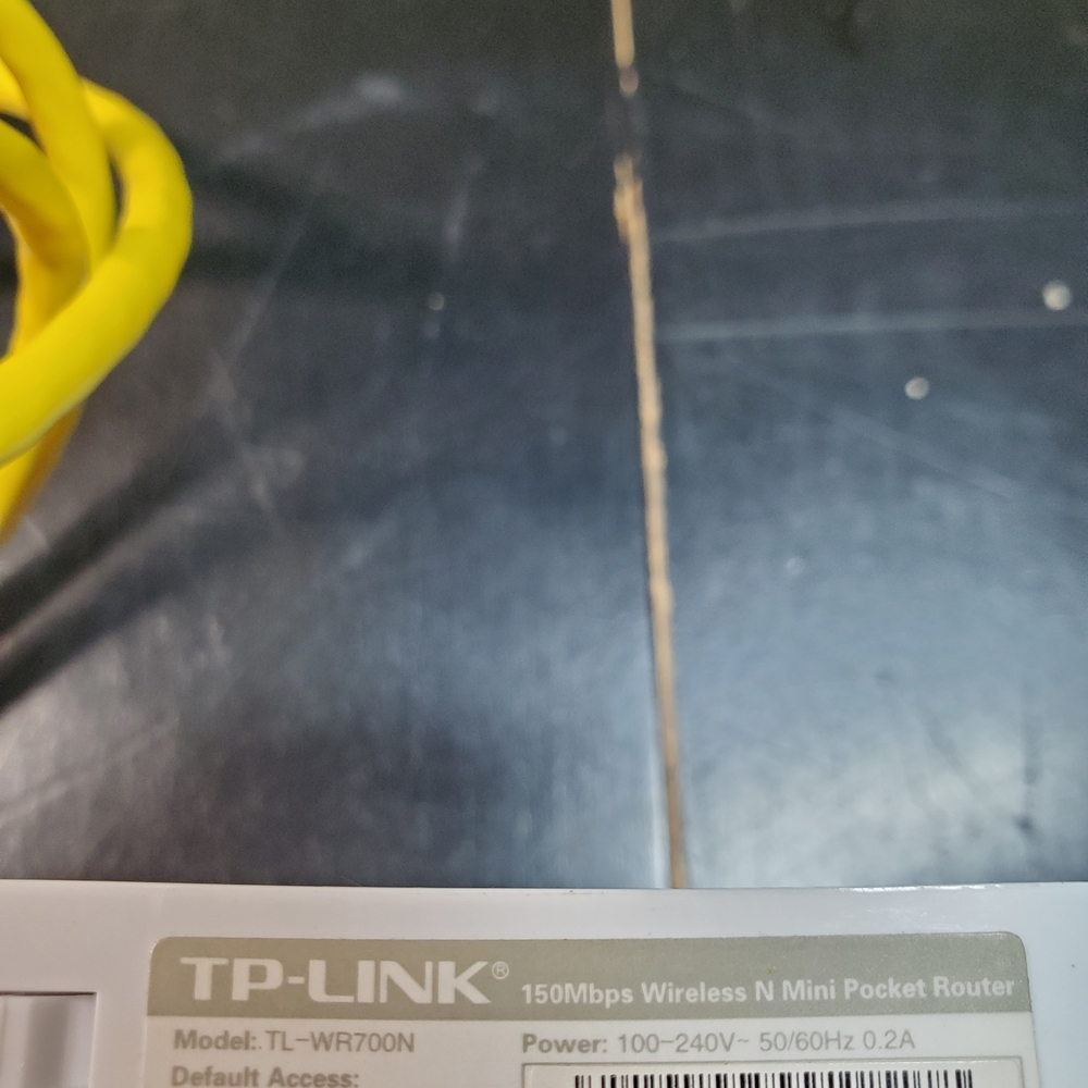 TP-Link White Compact Router - Picture 4 of 9